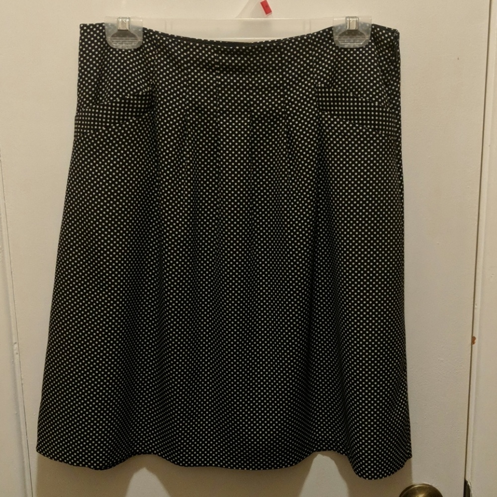Polka dot skirt with pockets